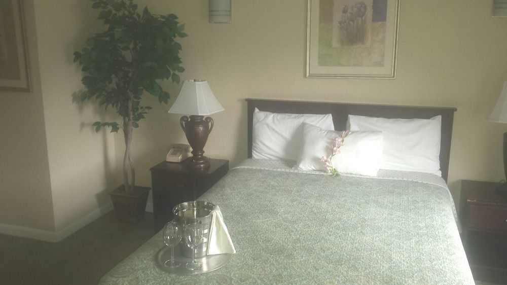 Athens Hotel & Suites Houston Buitenkant foto
