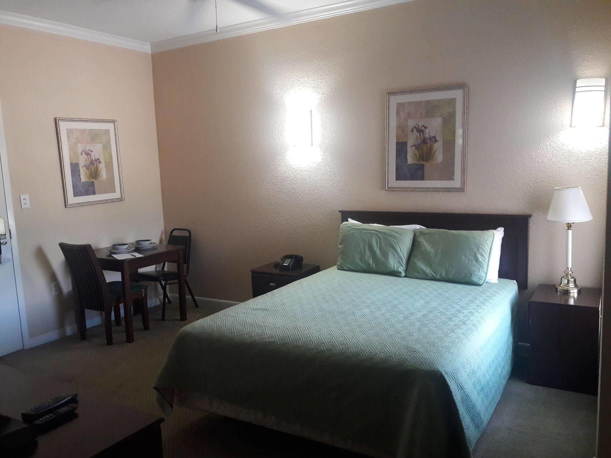 Athens Hotel & Suites Houston Buitenkant foto