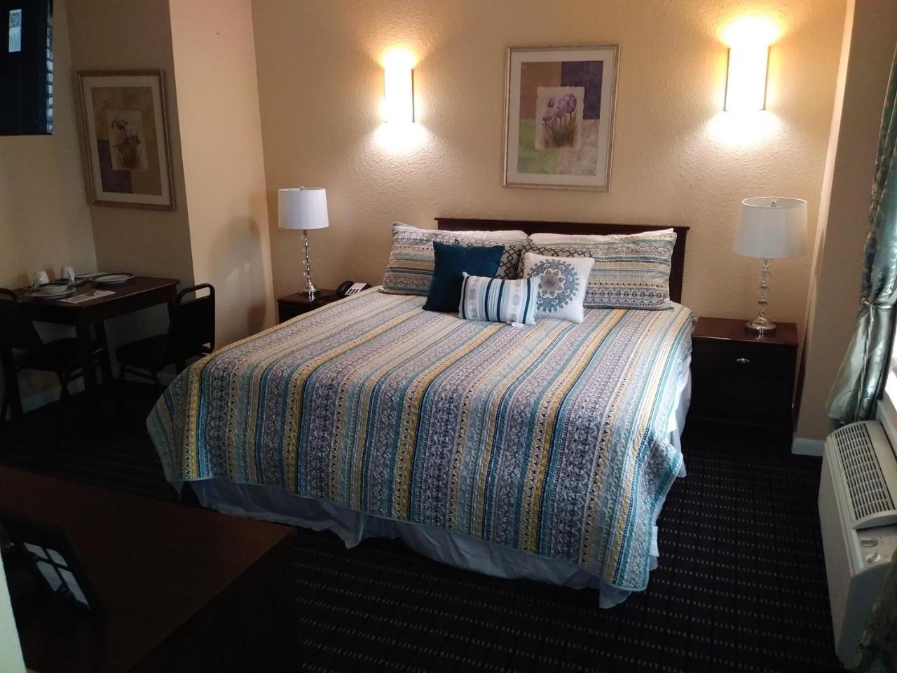 Athens Hotel & Suites Houston Buitenkant foto