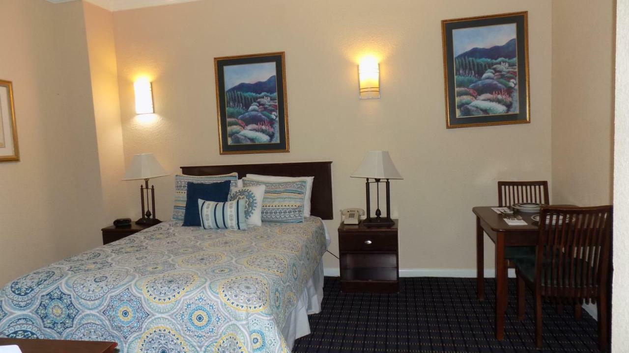 Athens Hotel & Suites Houston Buitenkant foto